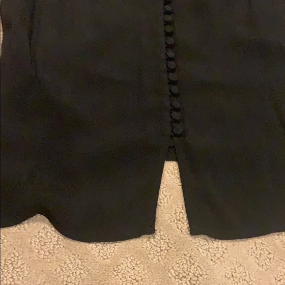 V-Neck going out tank top - Picture 3 of 3